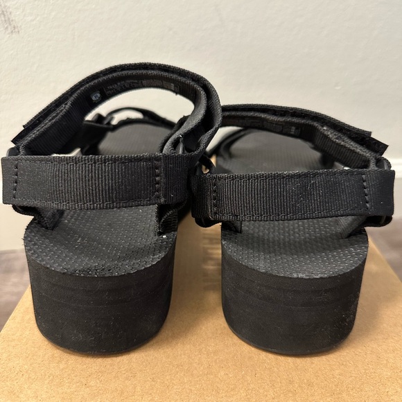 Teva Flatform Universal Sandal - Picture 3 of 7